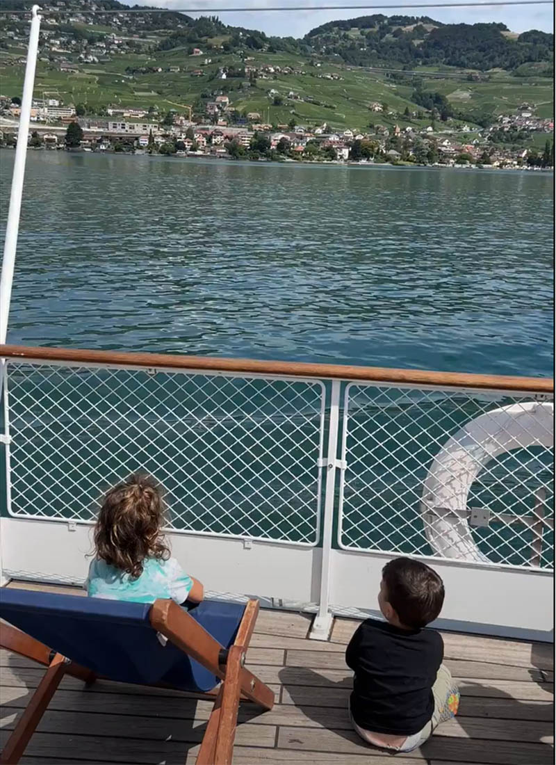 navegar por el lago Leman de Suiza con niños