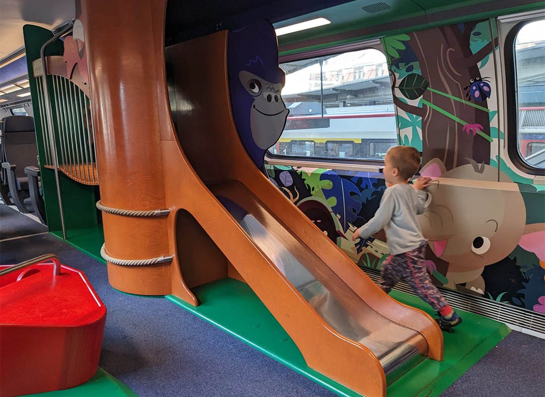vagón infantil en Suiza