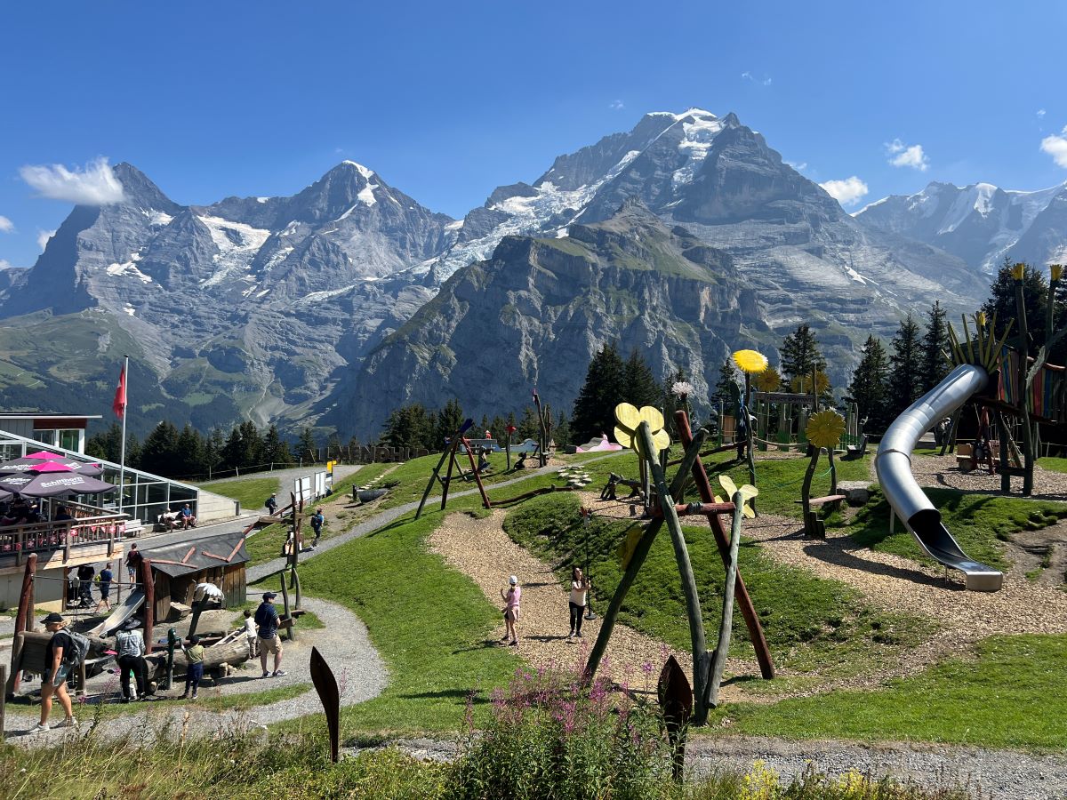 Parque infantil en Allmendhubel Suiza