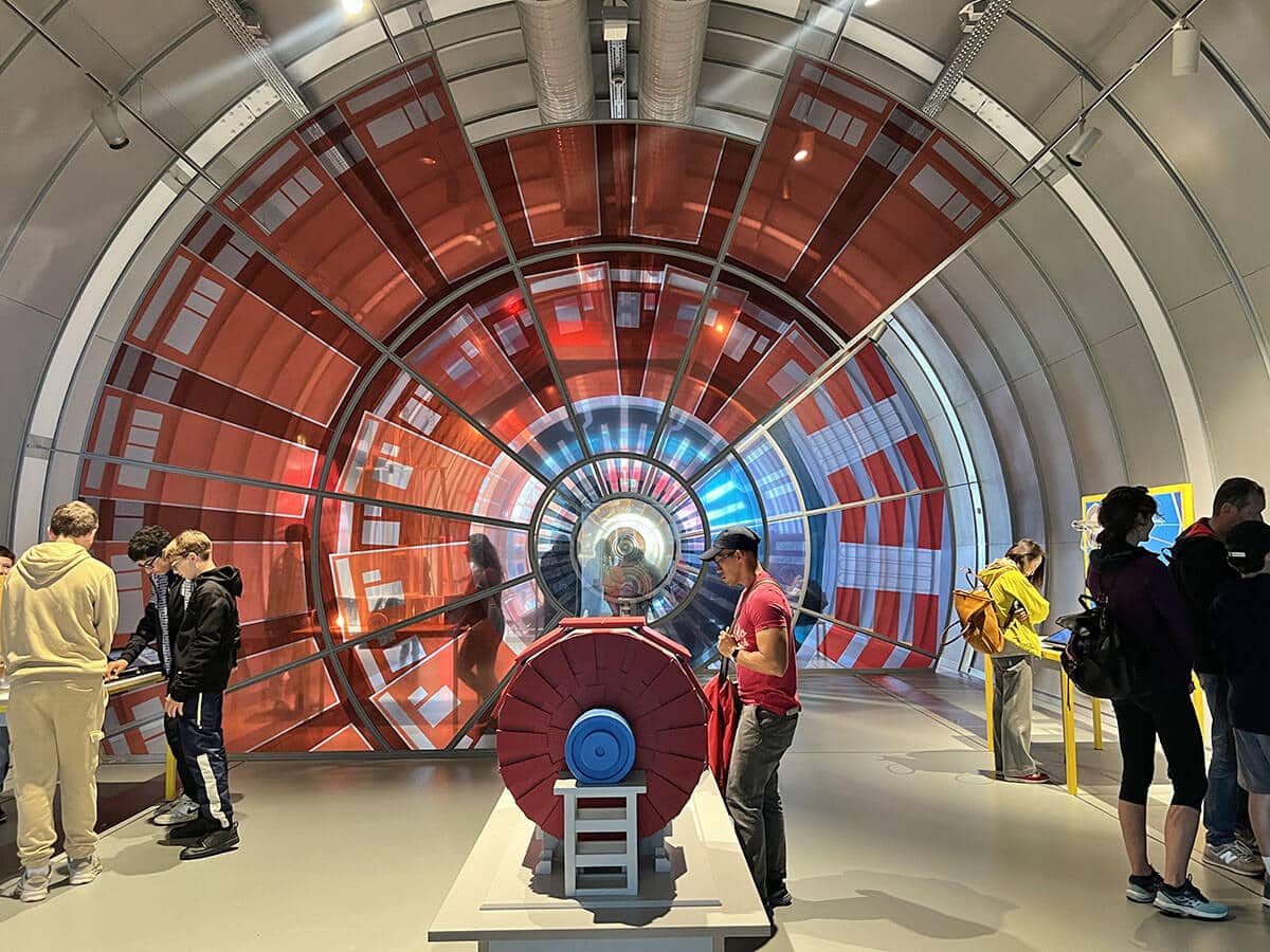 Exposición del museo CERN en Ginebra Suiza