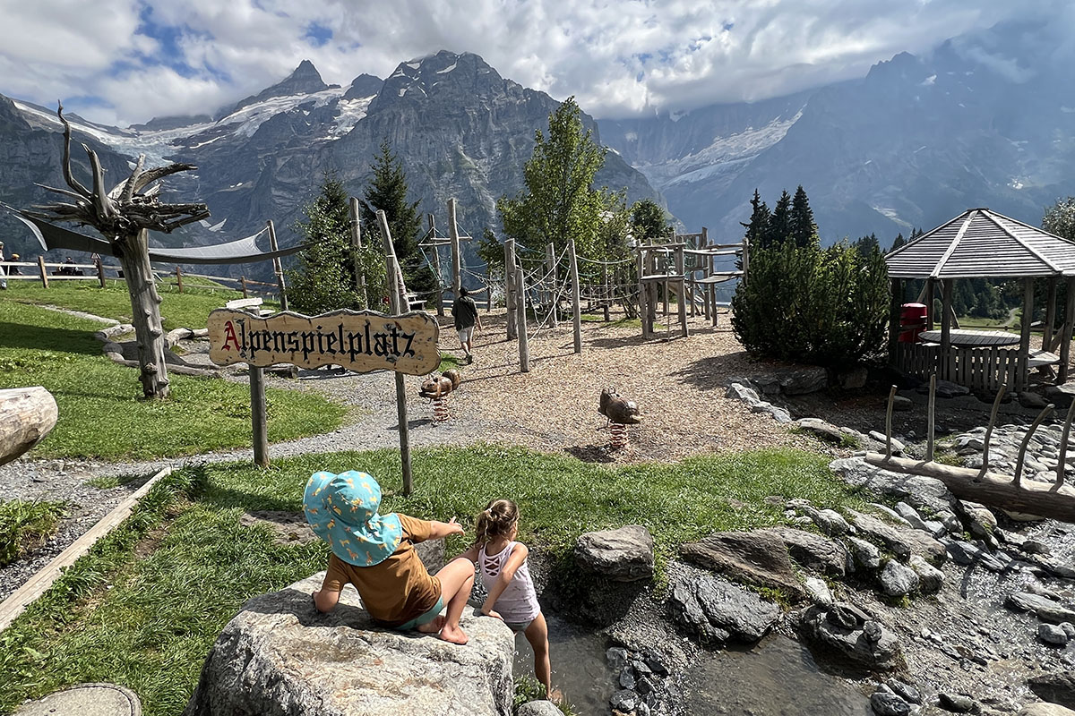 Parque infantil en Allmendhubel Suiza
