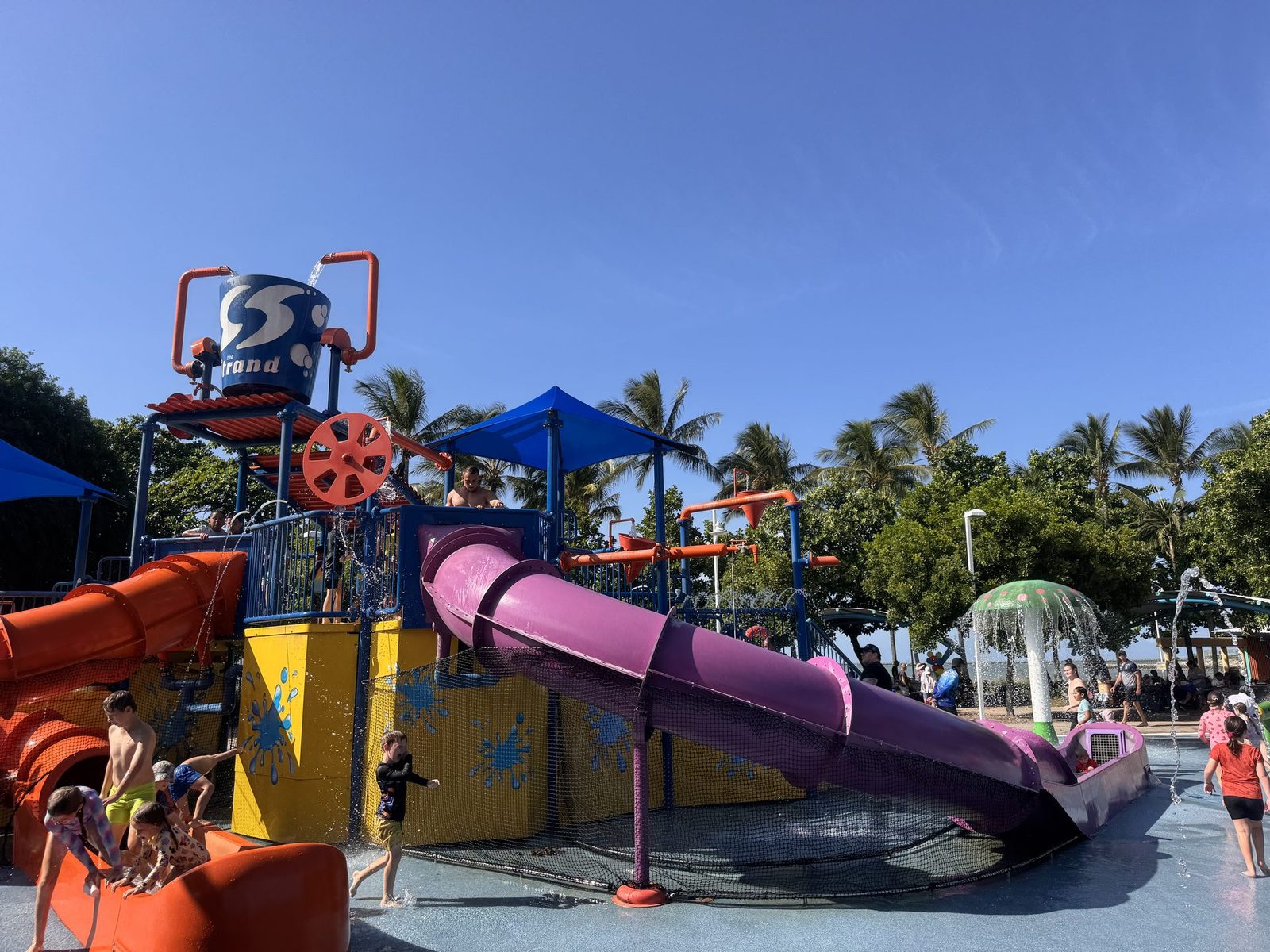 Australia con ninos townsville the strand playa urbana